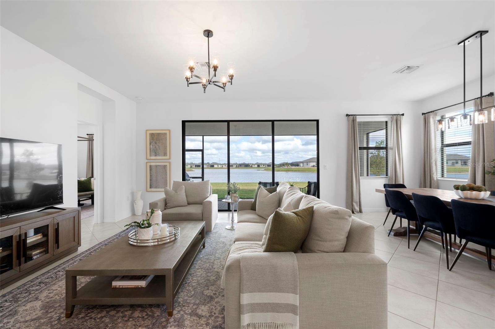 Image 11 of 30 For 1889 Saddlewood Cir