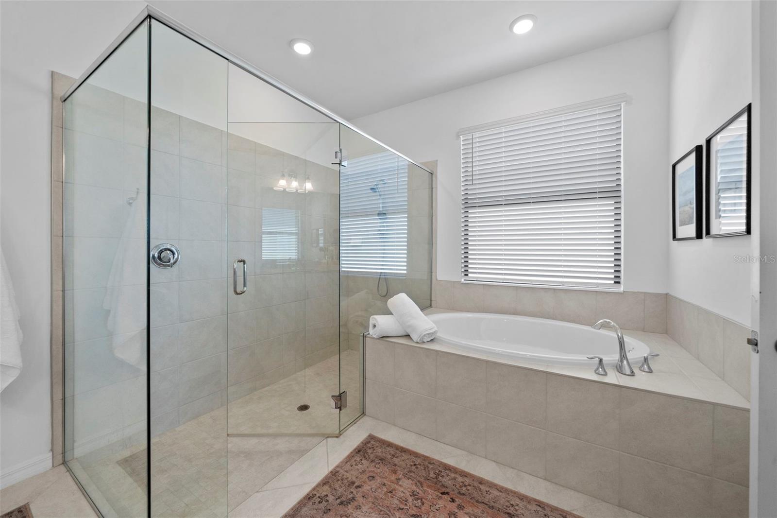 Image 15 of 30 For 1889 Saddlewood Cir