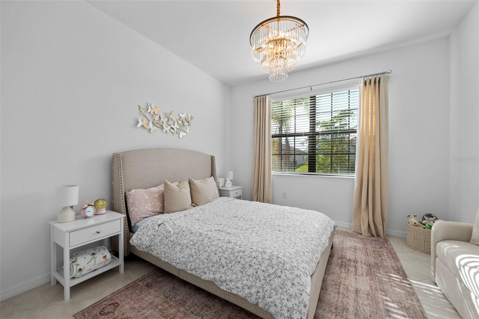 Image 17 of 30 For 1889 Saddlewood Cir