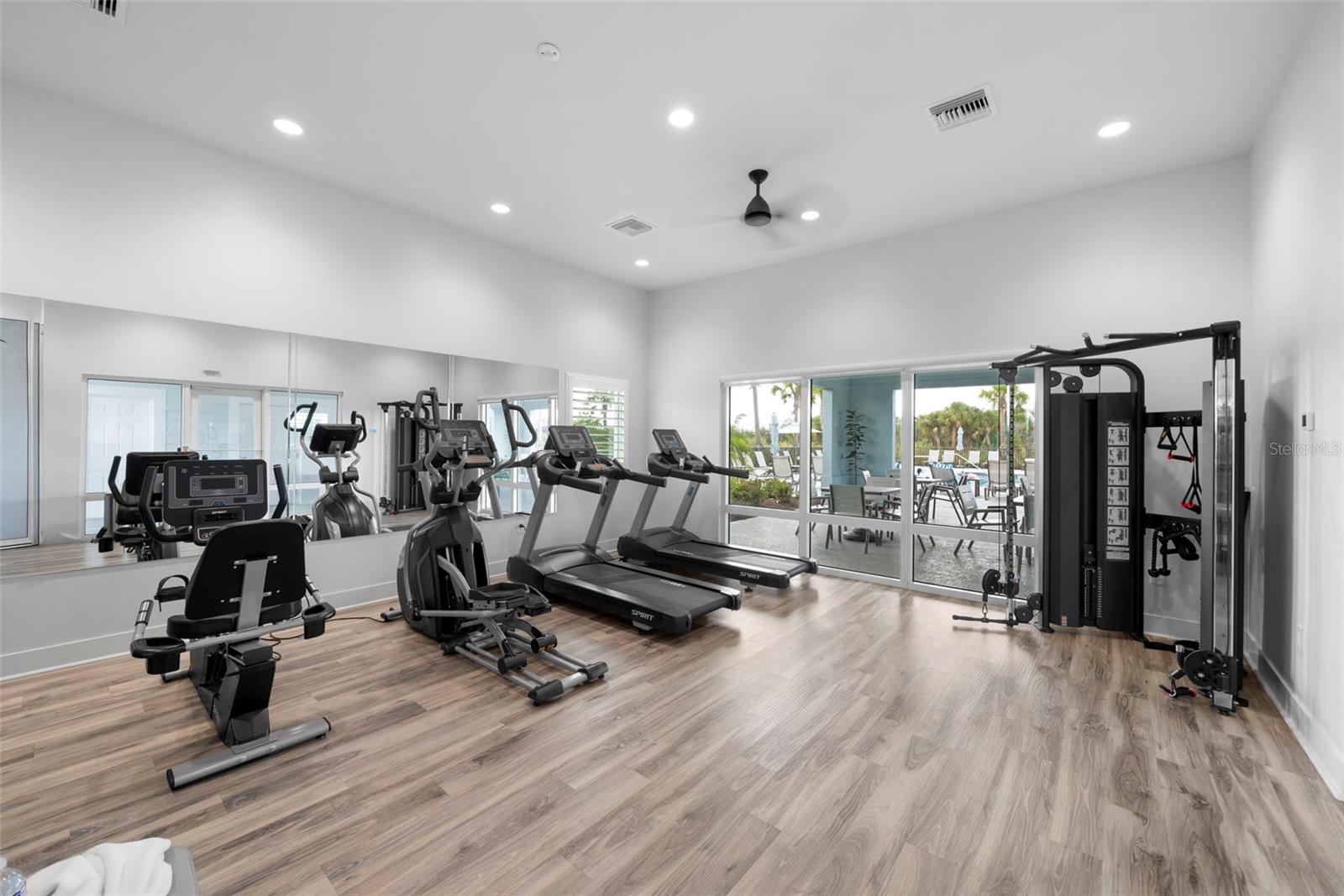 Image 28 of 30 For 1889 Saddlewood Cir