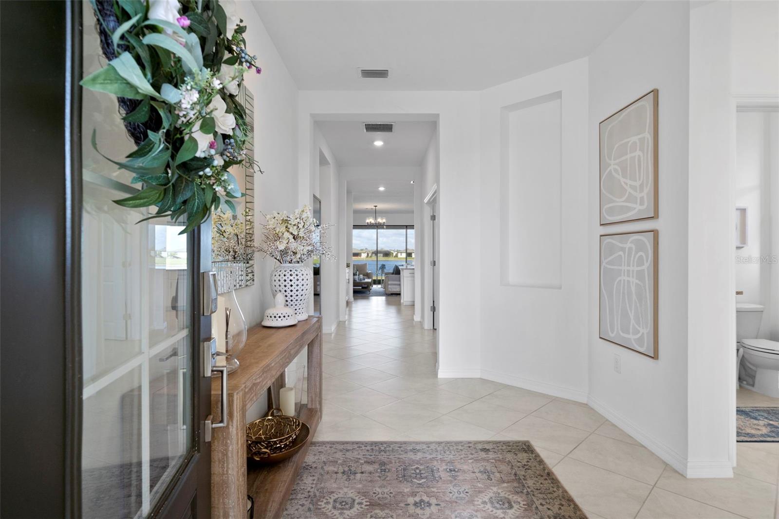 Image 3 of 30 For 1889 Saddlewood Cir