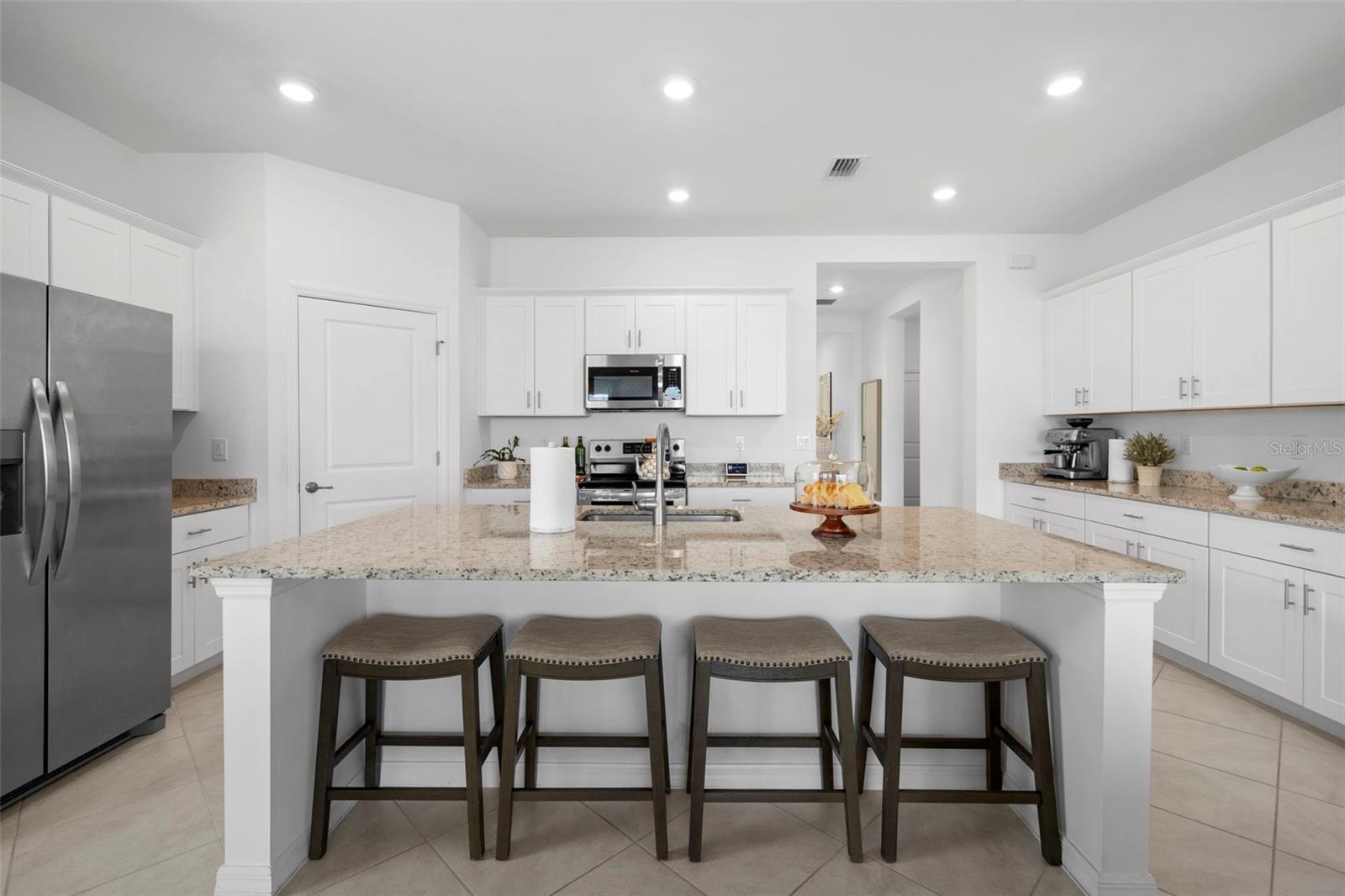 Image 7 of 30 For 1889 Saddlewood Cir