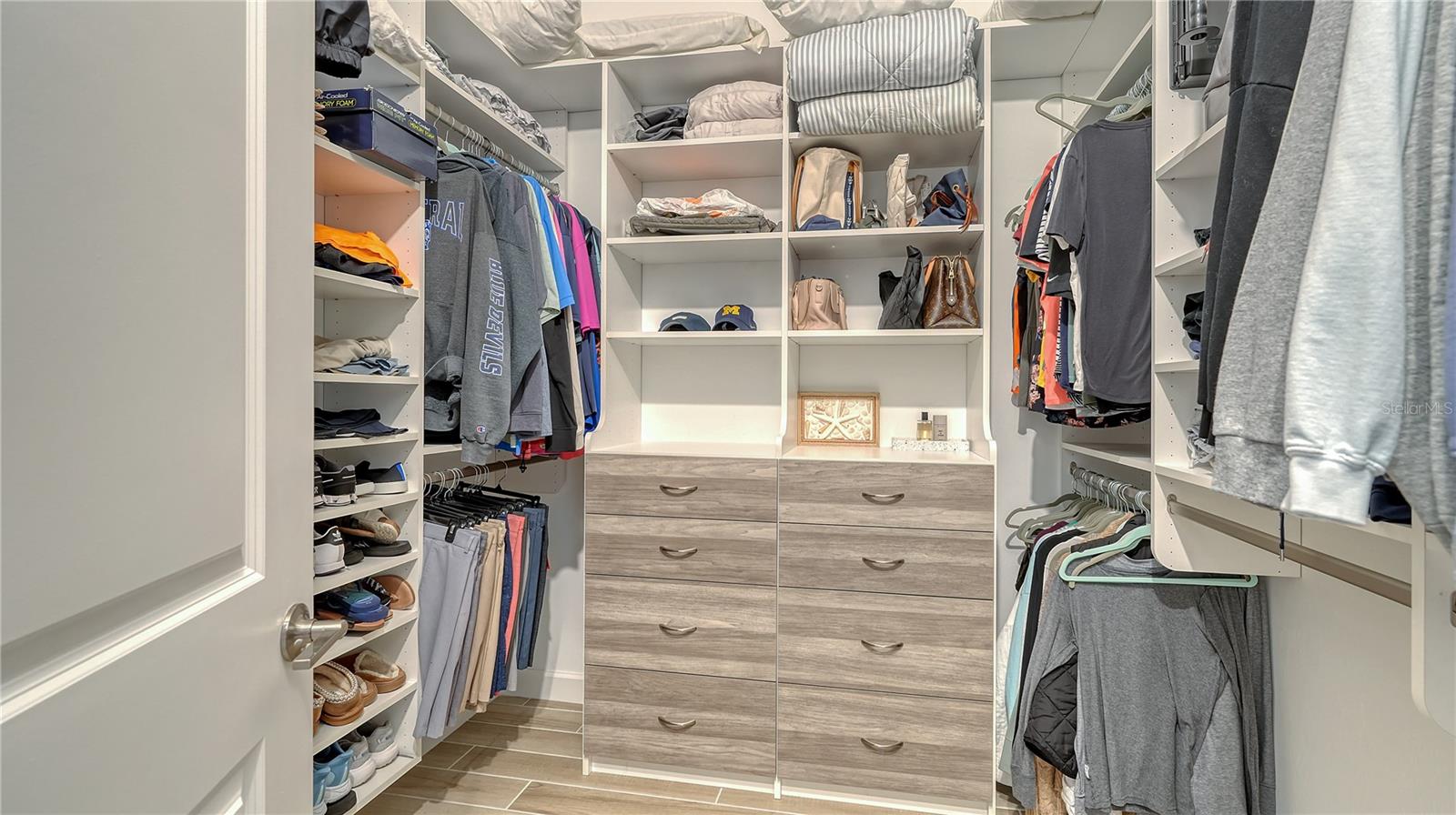 Image 17 of 62 For 4810 Sparkling Sea Lane