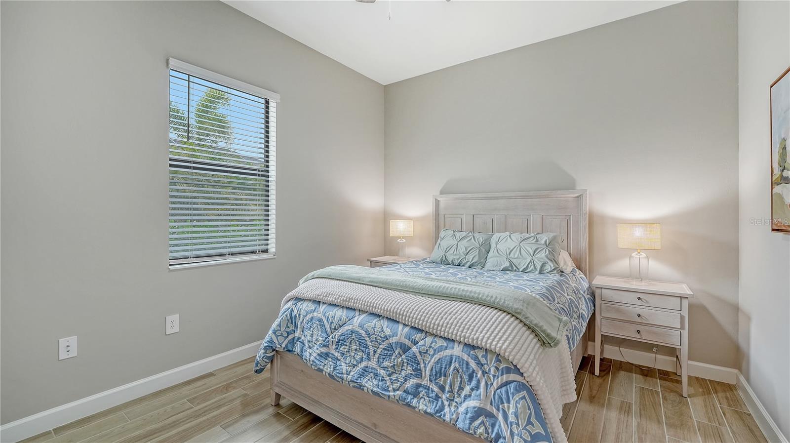 Image 24 of 62 For 4810 Sparkling Sea Lane