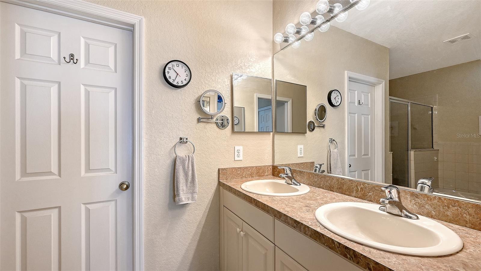 Image 21 of 43 For 2306 29th Avenue E