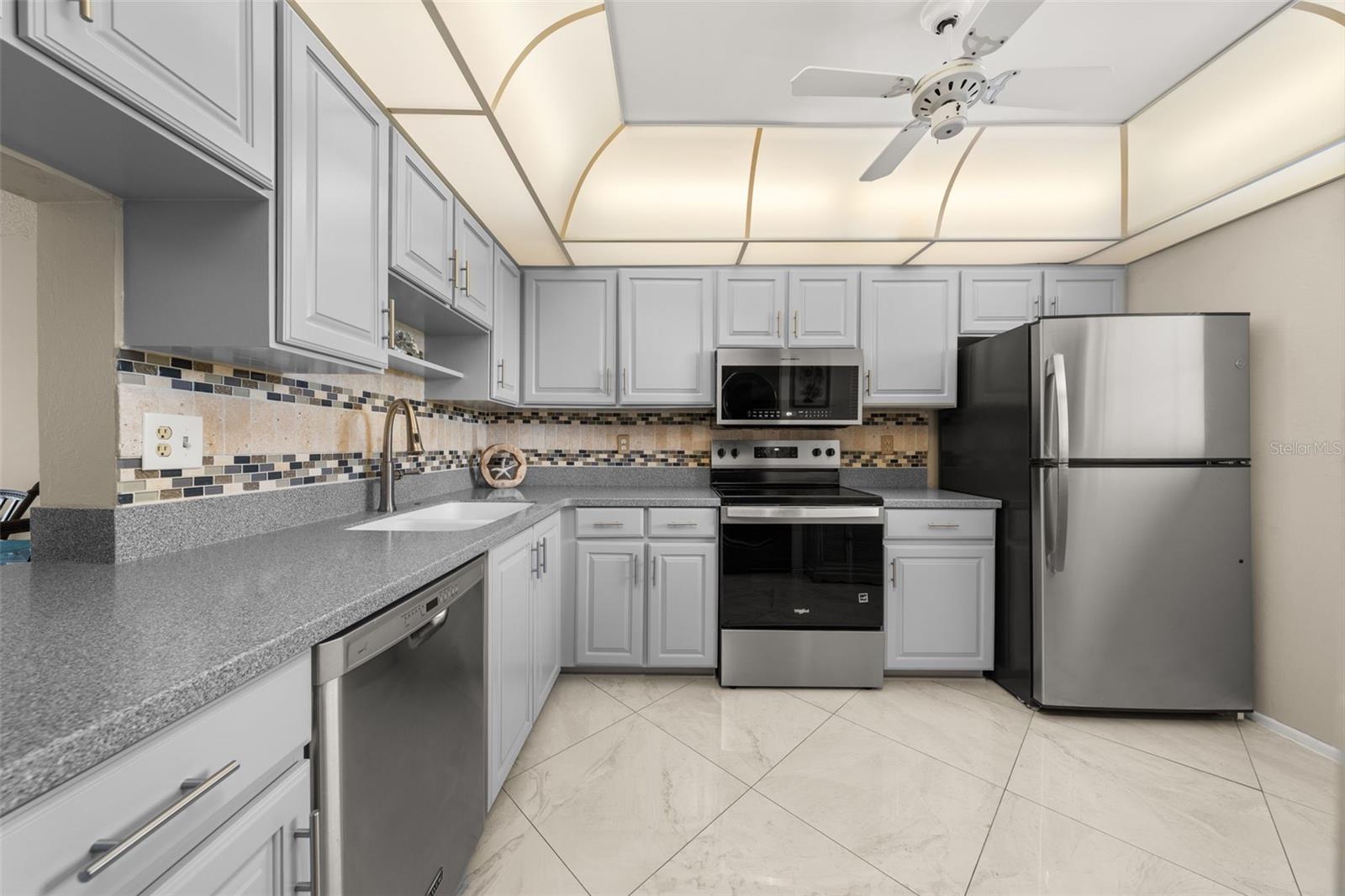 Image 13 of 60 For 3620 Ironwood Circle 406o