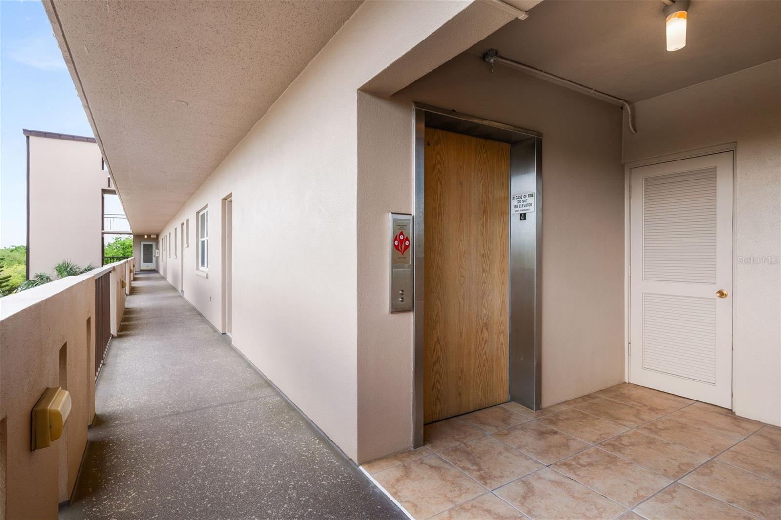 Image 36 of 60 For 3620 Ironwood Circle 406o