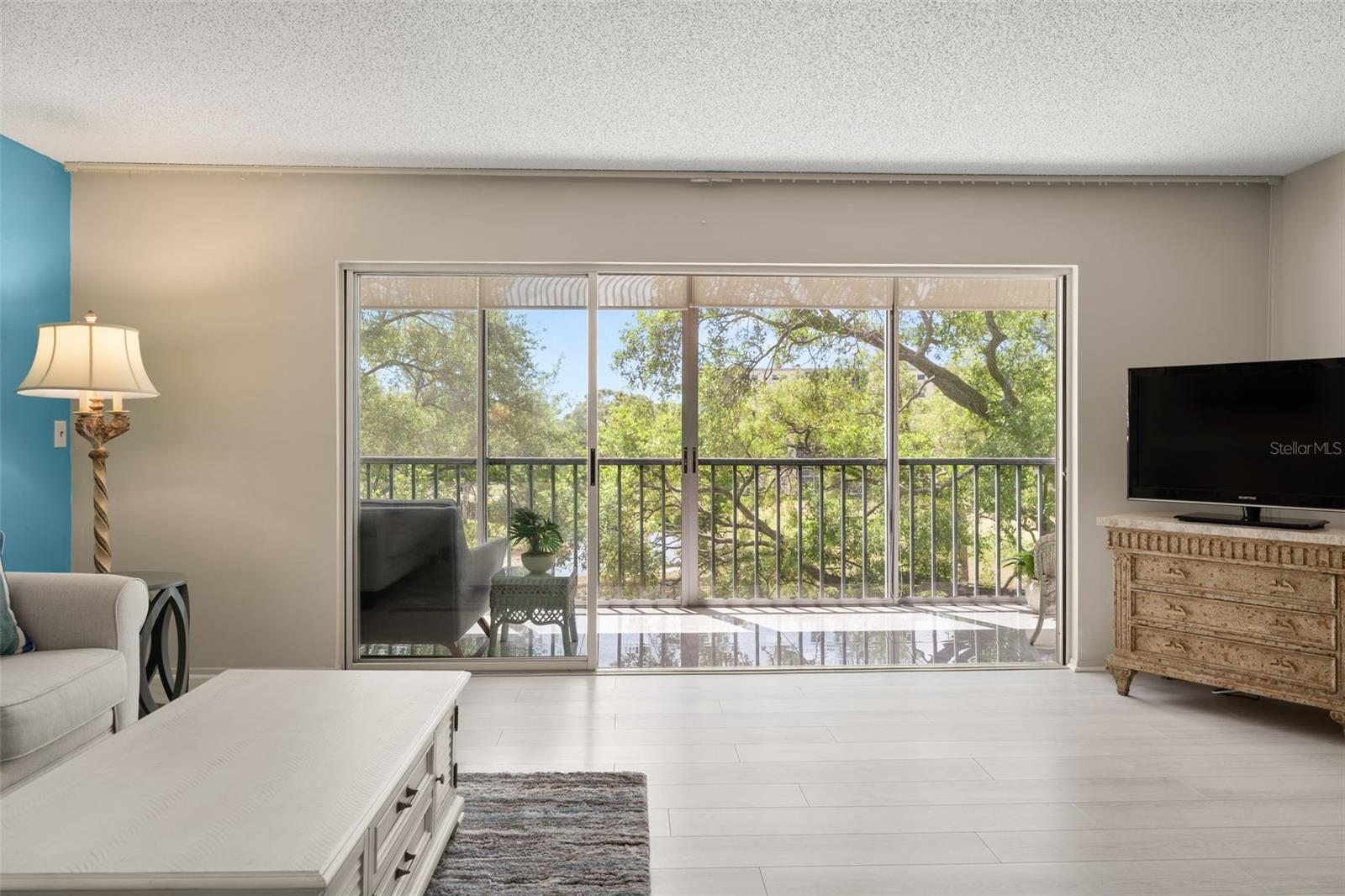 Image 5 of 60 For 3620 Ironwood Circle 406o