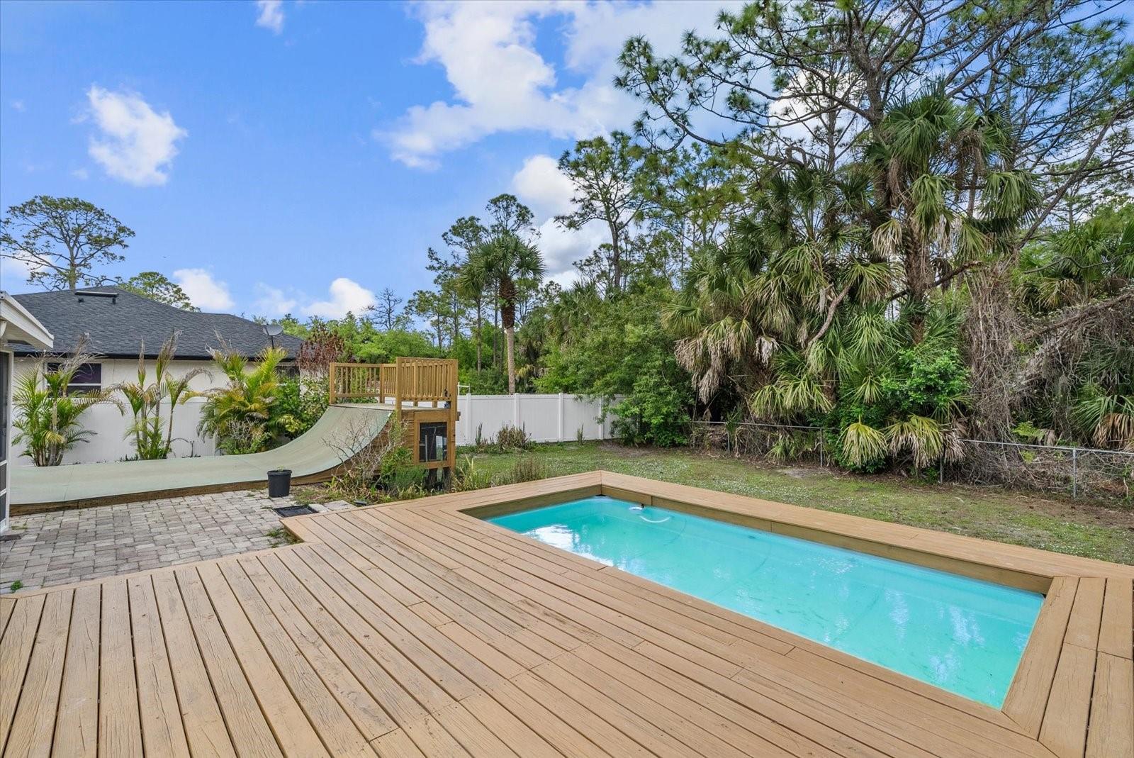 Listing photo id 21 for 2896 Coldwater Lane