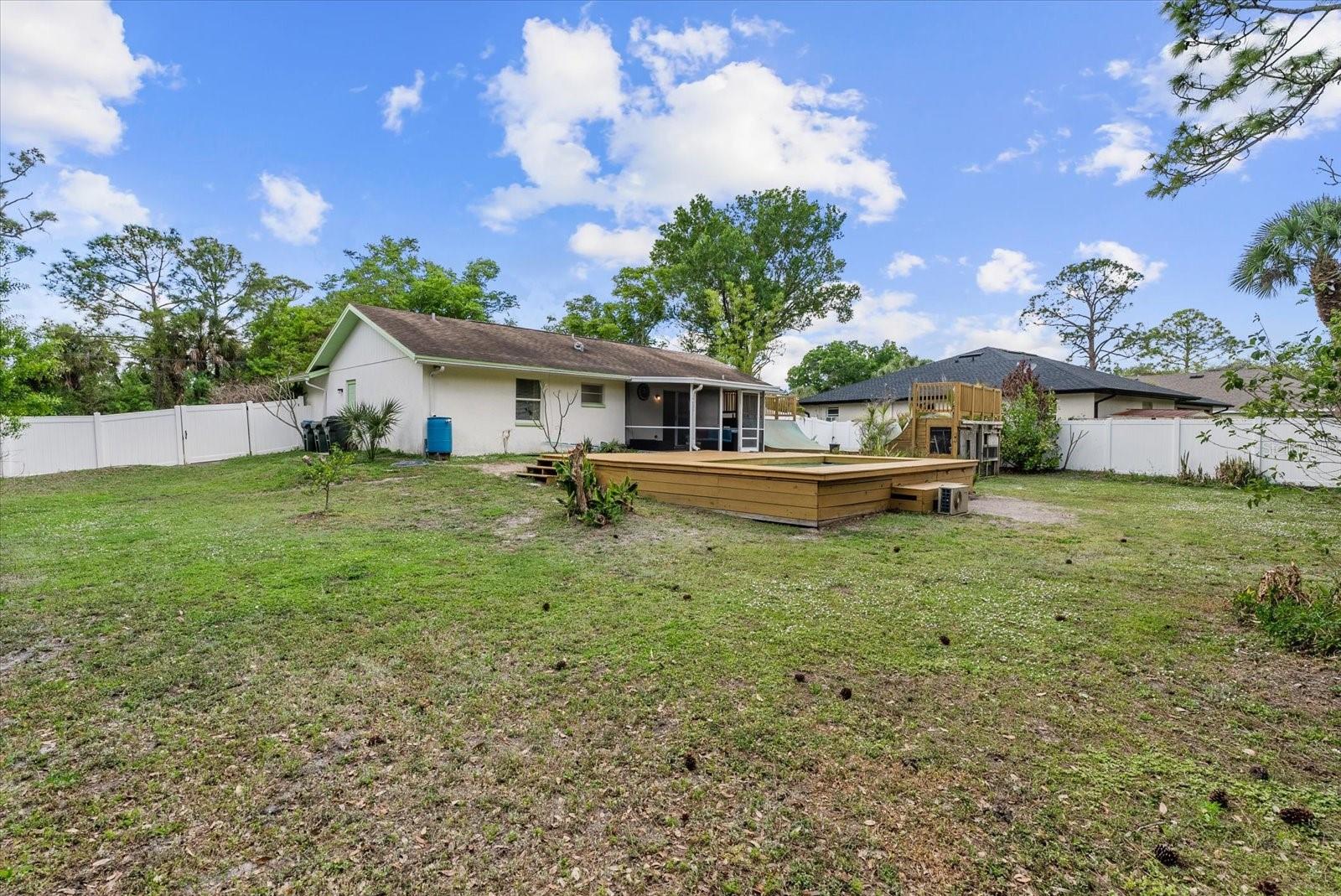 Listing photo id 23 for 2896 Coldwater Lane