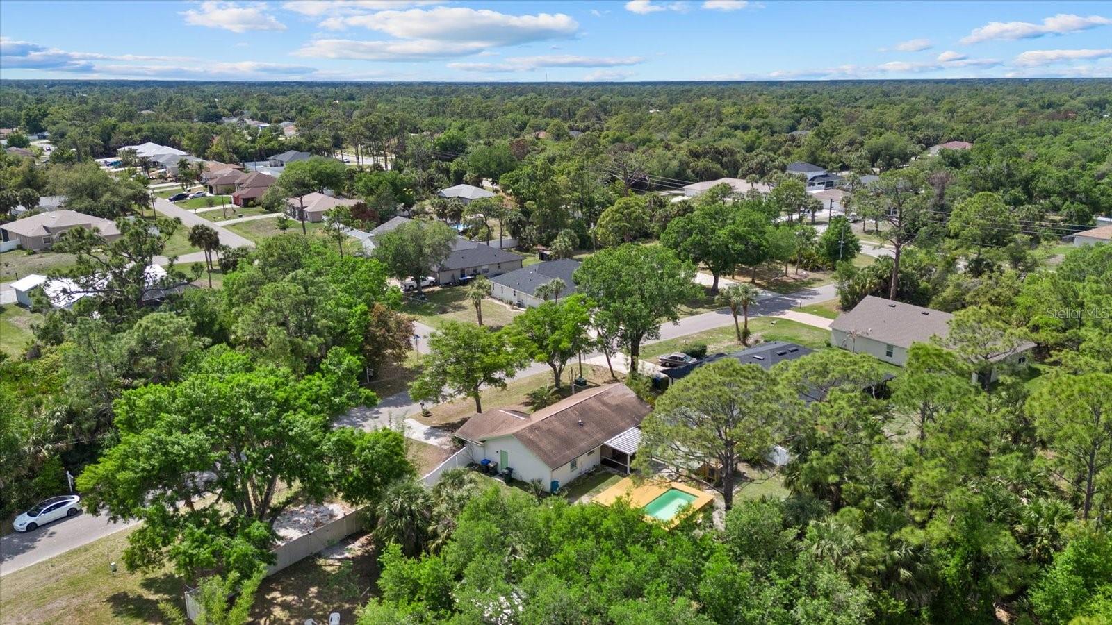 Listing photo id 25 for 2896 Coldwater Lane