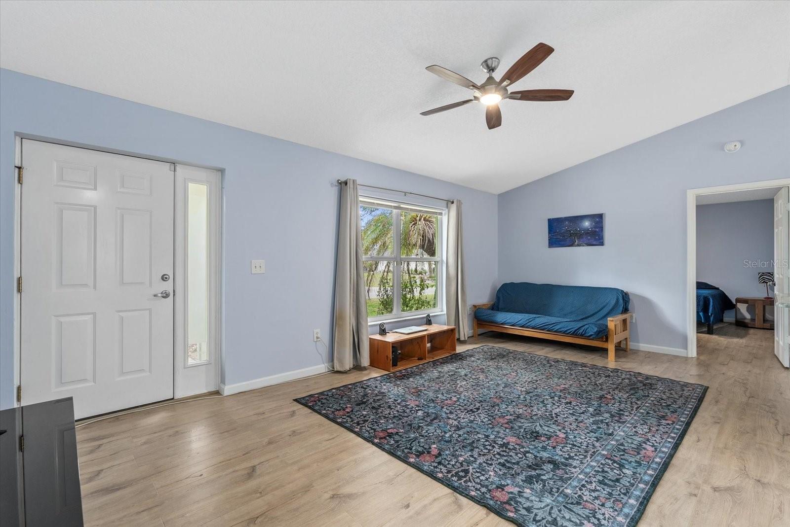 Listing photo id 4 for 2896 Coldwater Lane