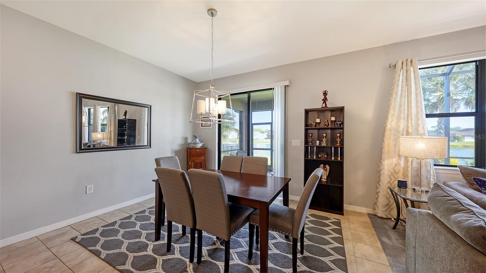 Listing photo id 20 for 2446 Carnation Court