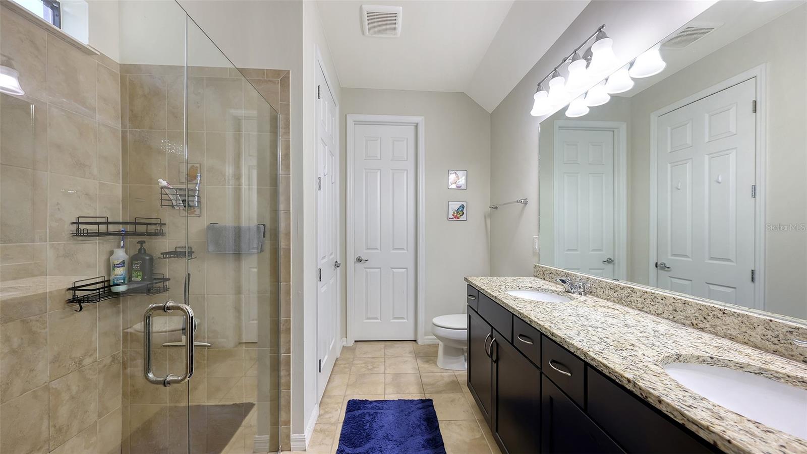 Listing photo id 25 for 2446 Carnation Court