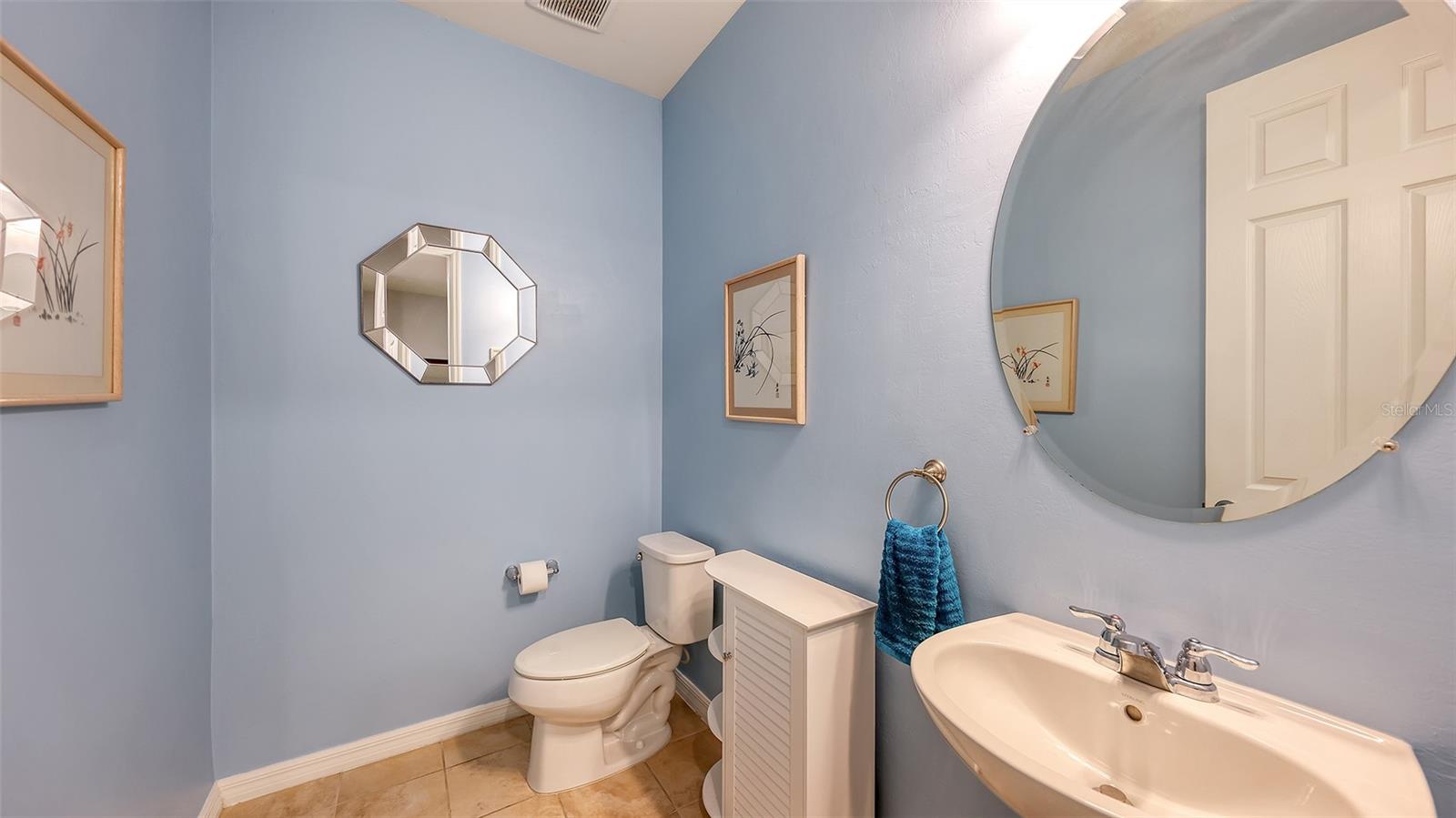 Listing photo id 27 for 2446 Carnation Court