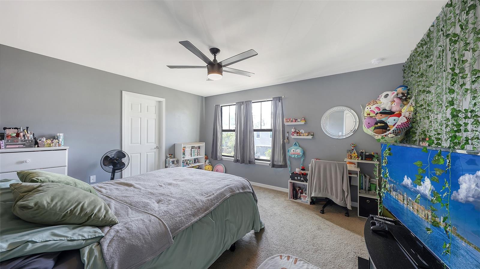 Listing photo id 34 for 2446 Carnation Court