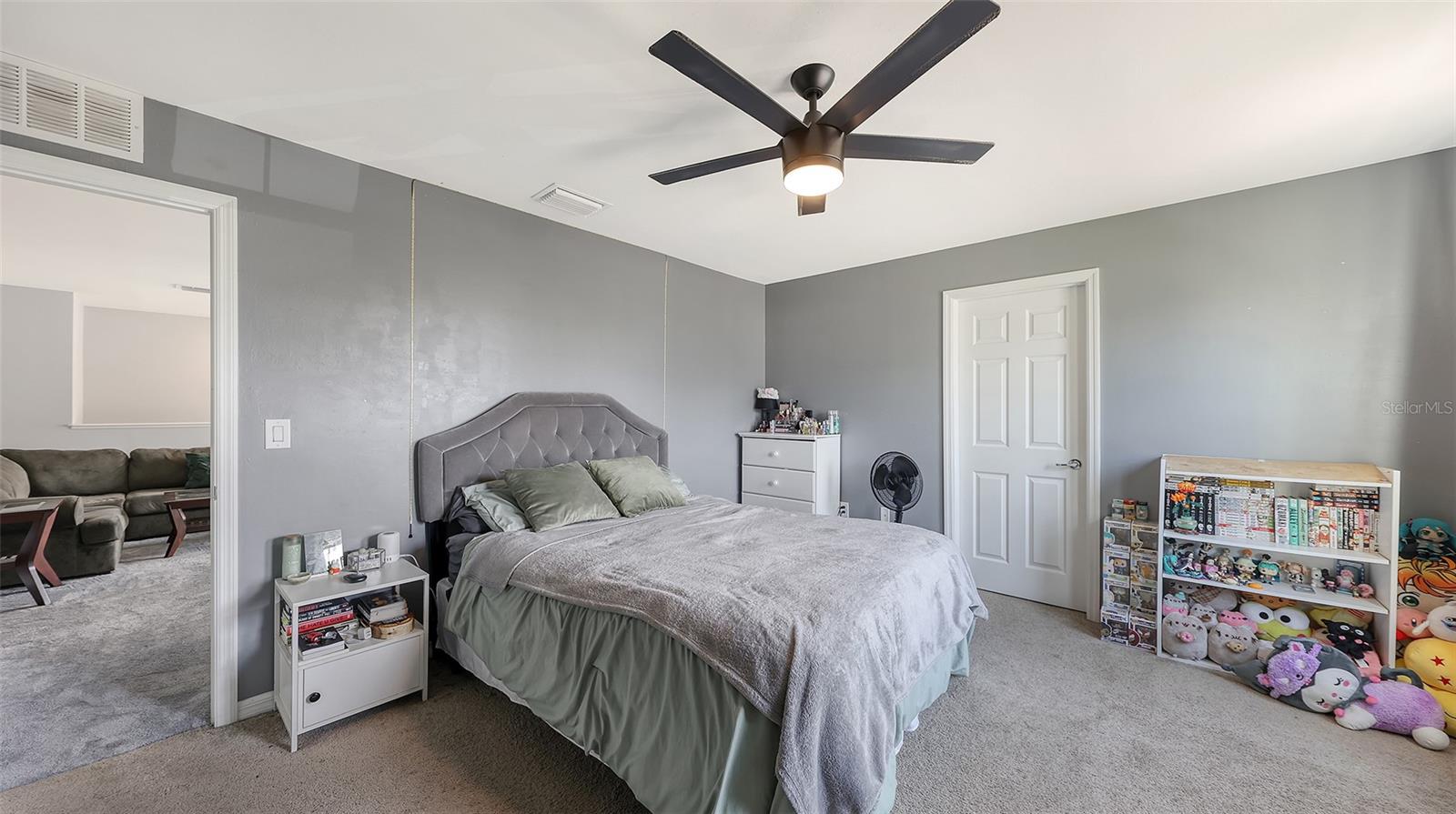 Listing photo id 35 for 2446 Carnation Court