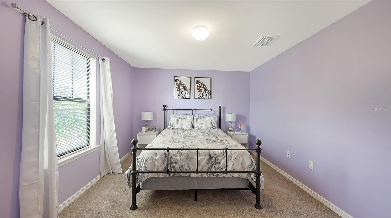 Listing photo id 37 for 2446 Carnation Court