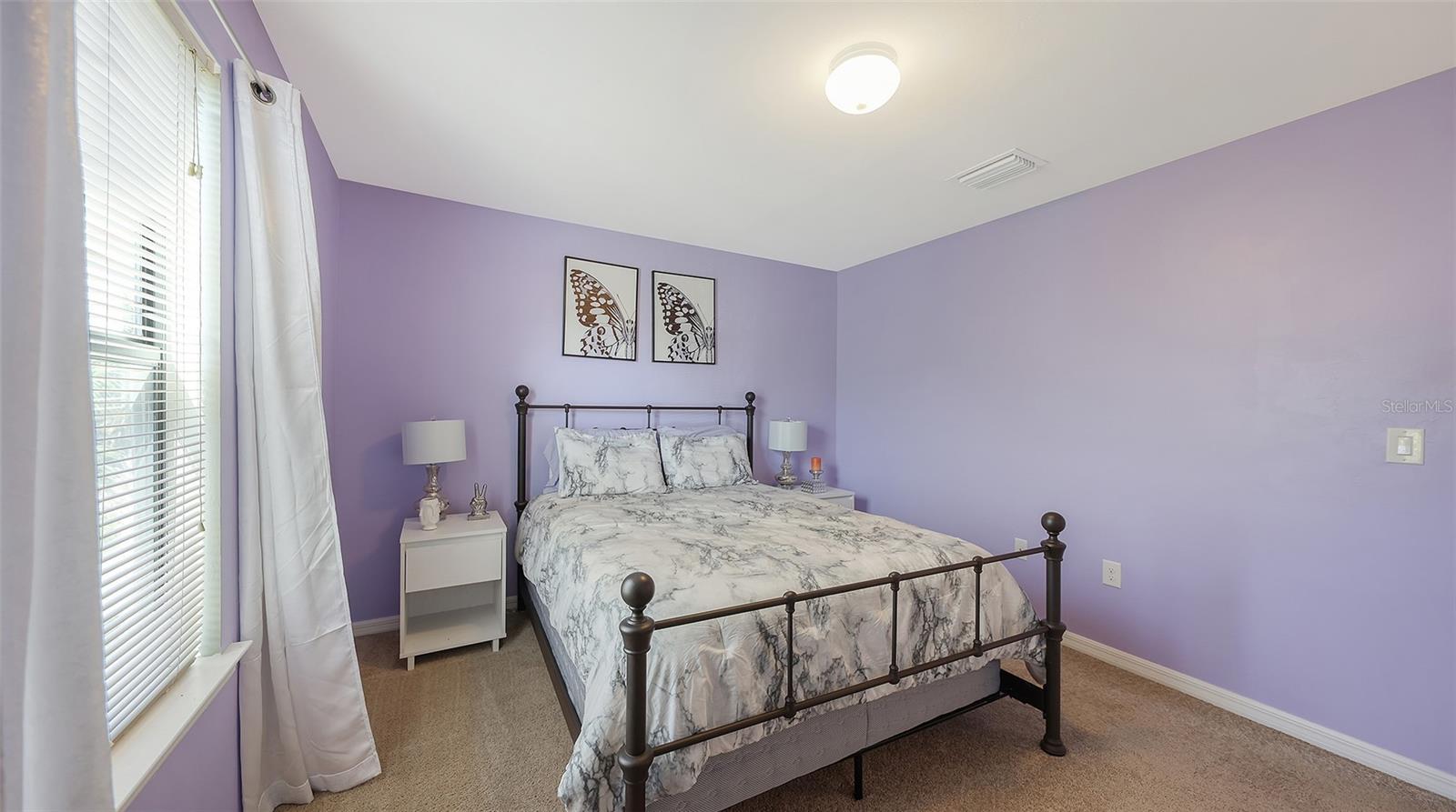 Listing photo id 38 for 2446 Carnation Court