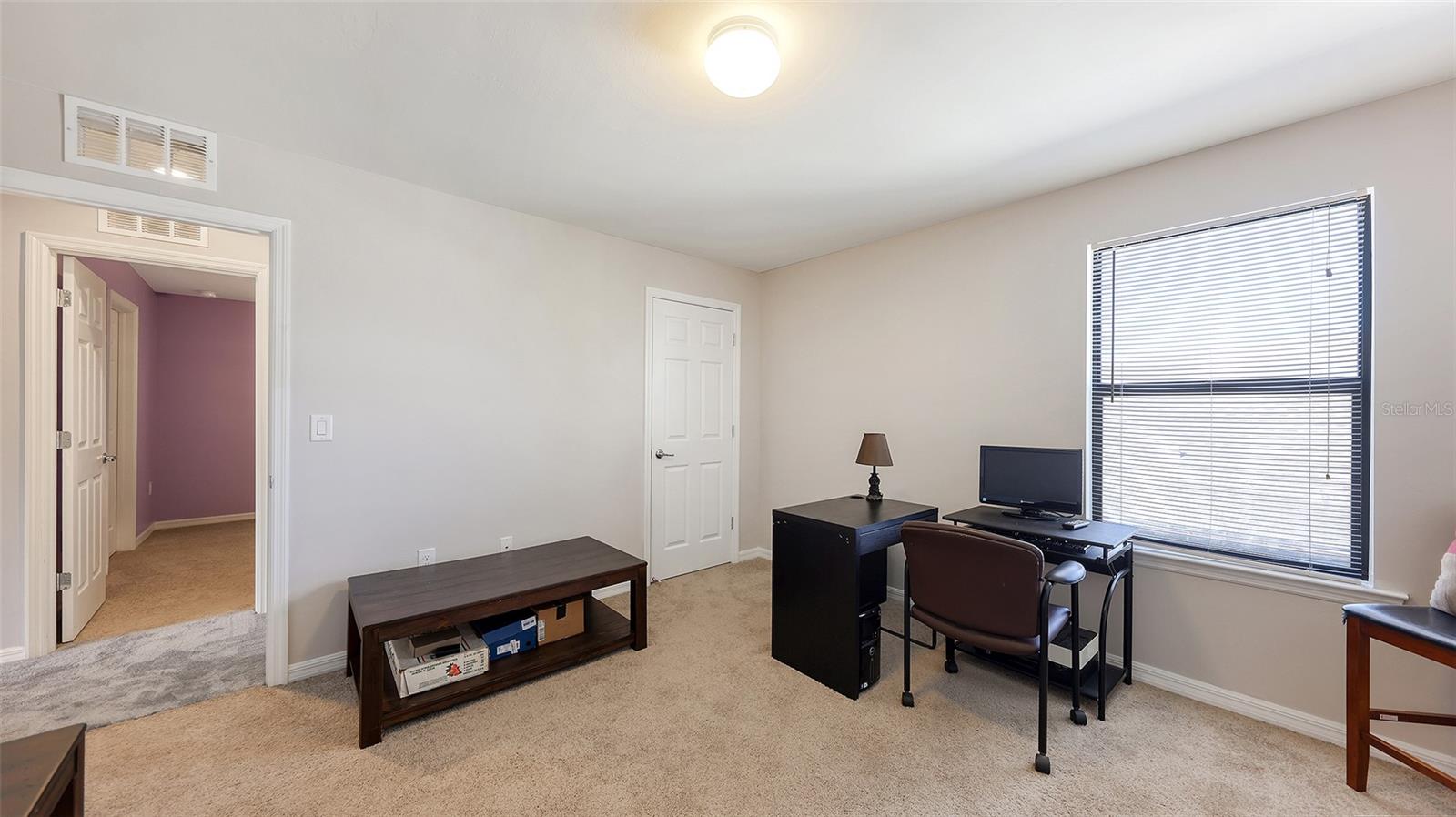 Listing photo id 42 for 2446 Carnation Court