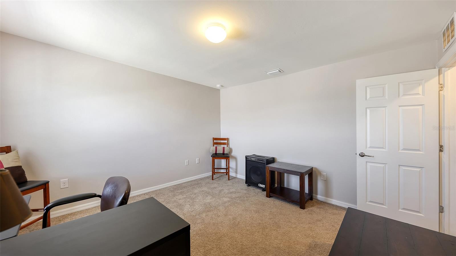 Listing photo id 43 for 2446 Carnation Court