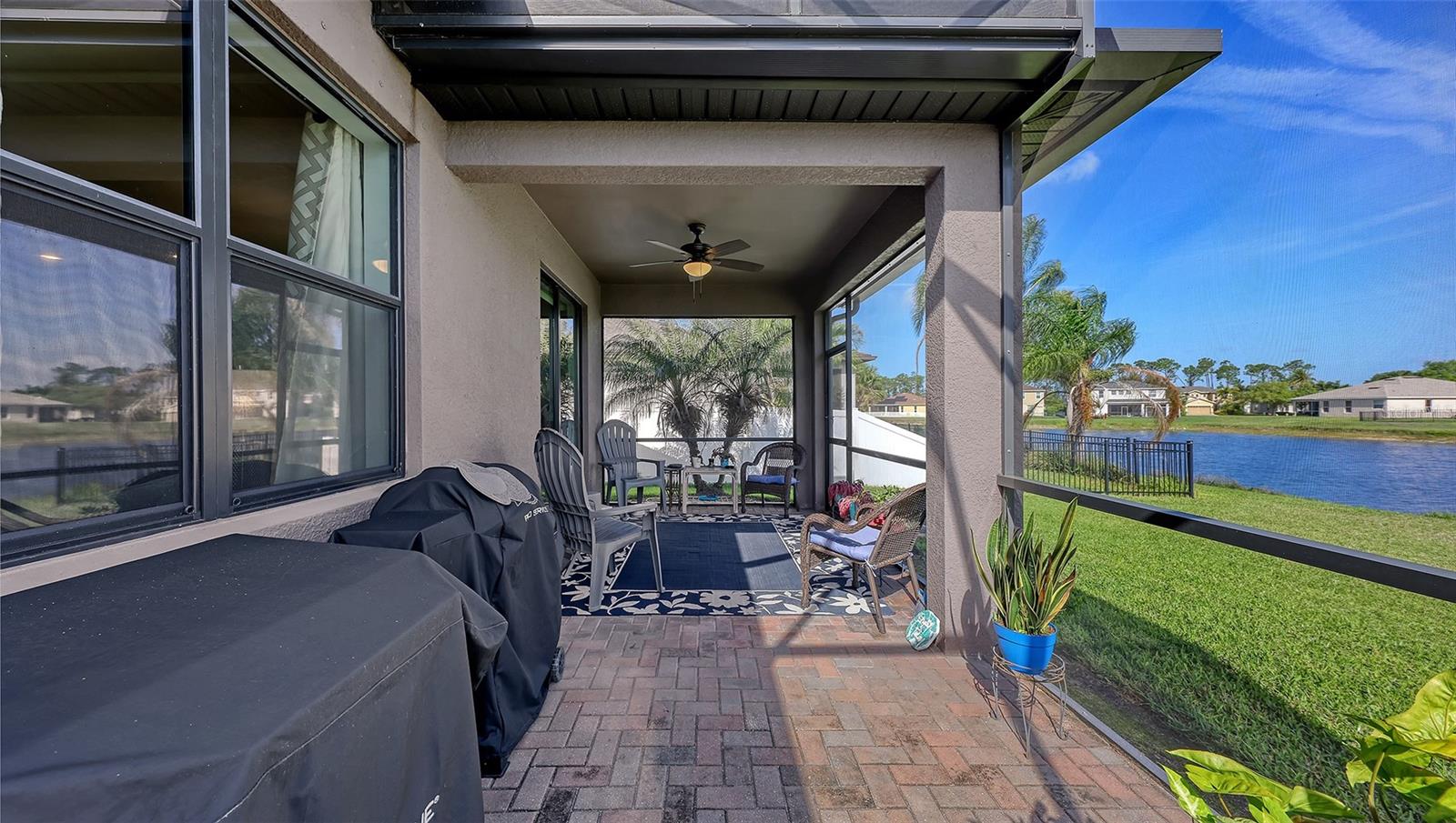 Listing photo id 47 for 2446 Carnation Court