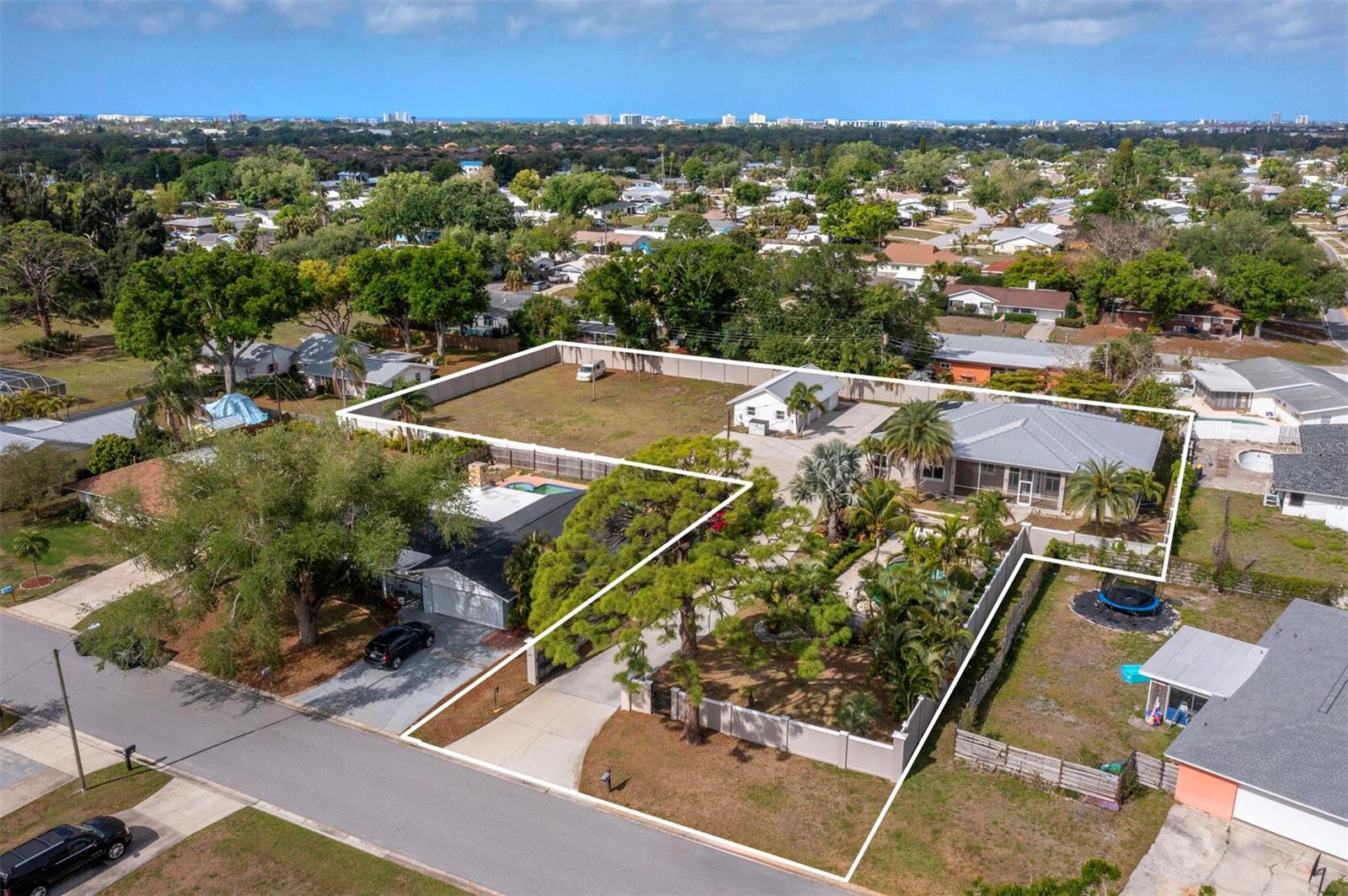 Details for 5618 Britannia Drive, SARASOTA, FL 34231