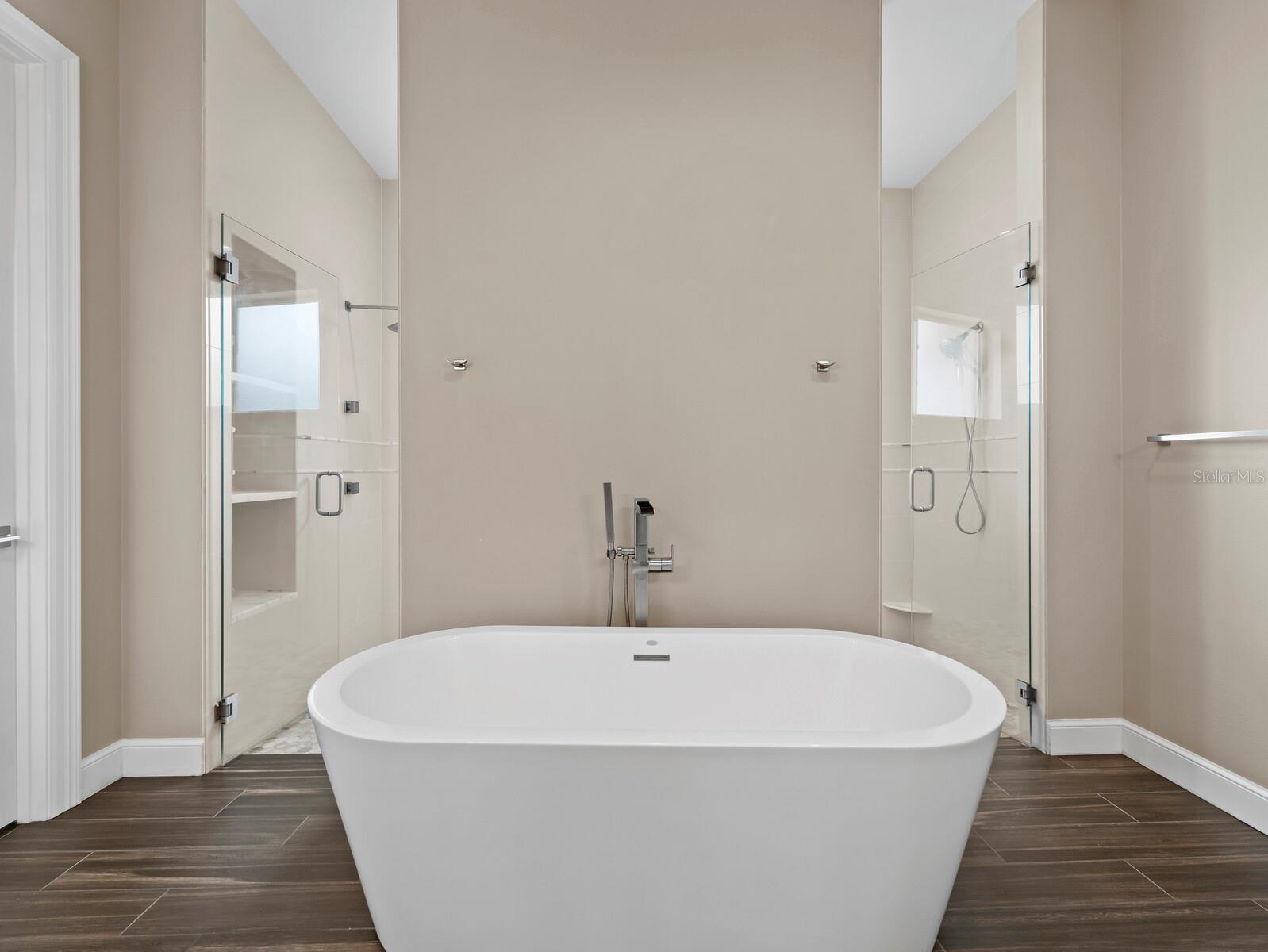 Image 29 of 67 For 5618 Britannia Drive