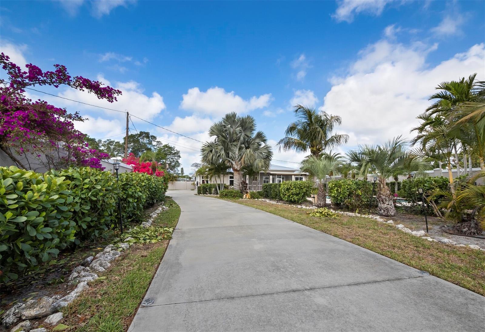 Image 6 of 67 For 5618 Britannia Drive