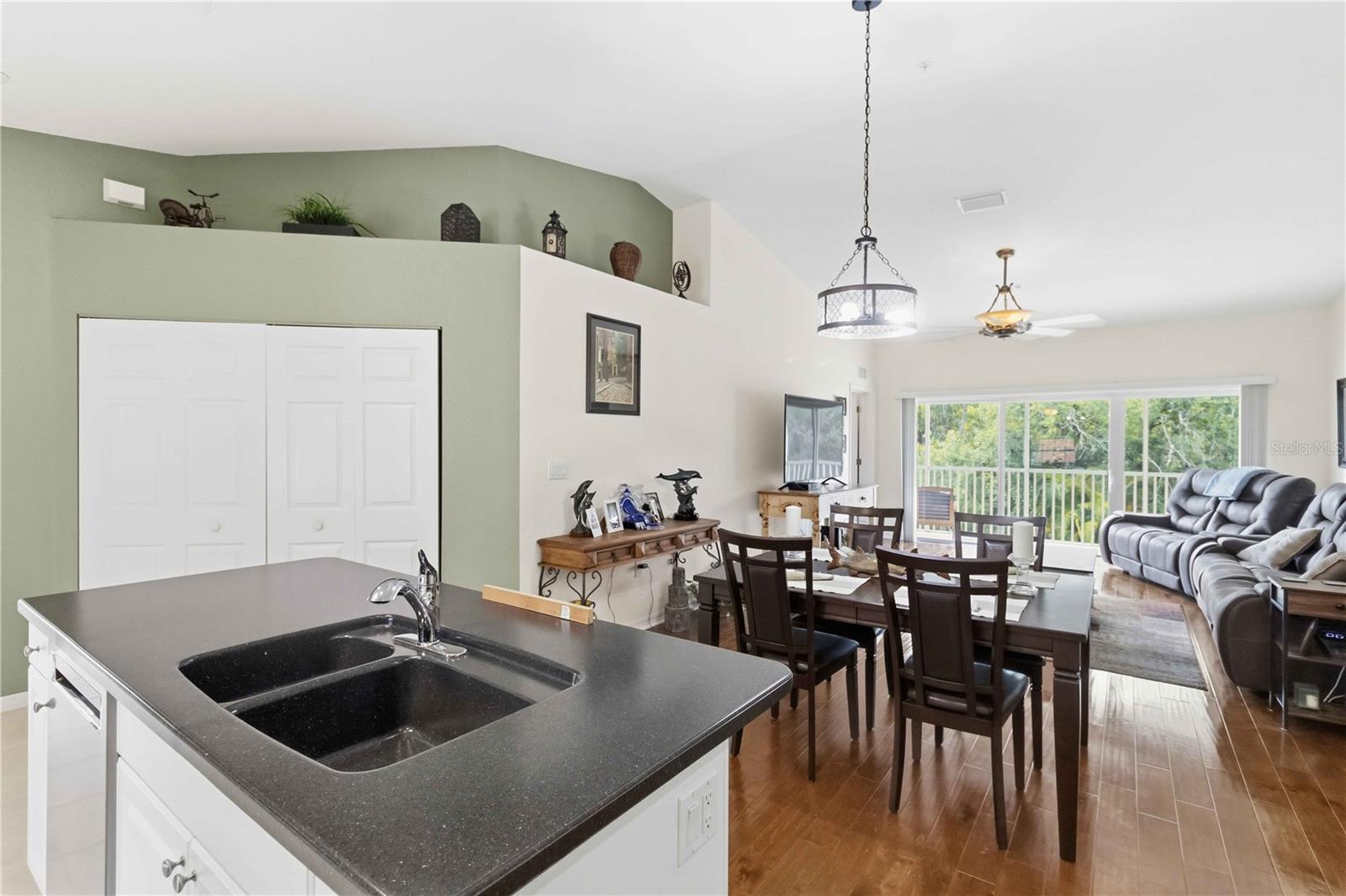 Image 10 of 37 For 7532 Marsh Orchid Circle 201