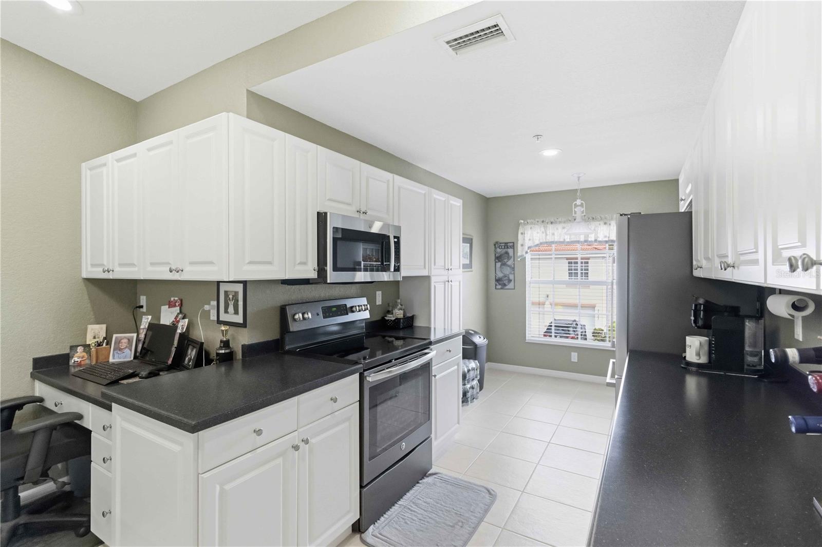 Image 15 of 37 For 7532 Marsh Orchid Circle 201