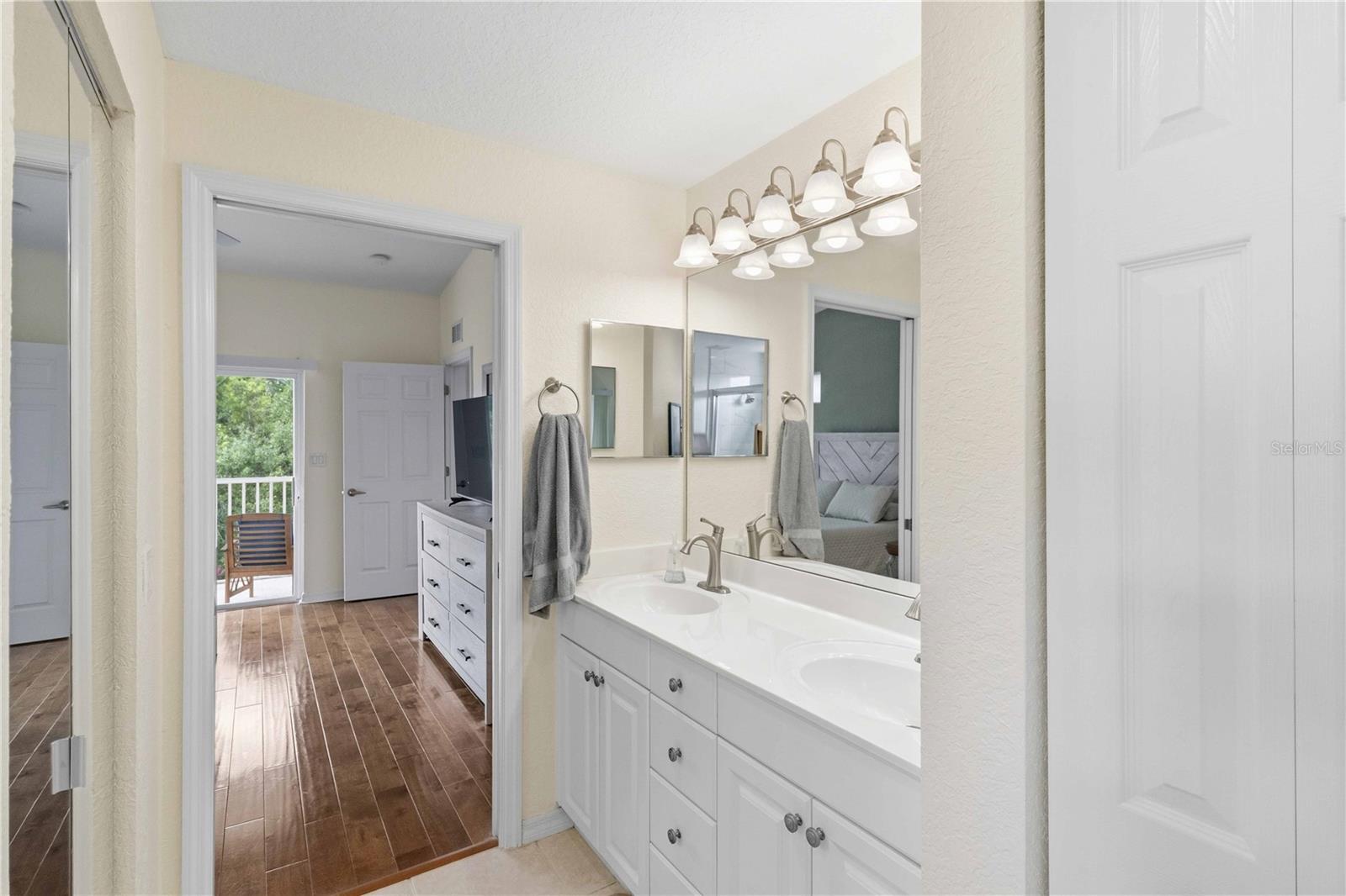 Image 21 of 37 For 7532 Marsh Orchid Circle 201