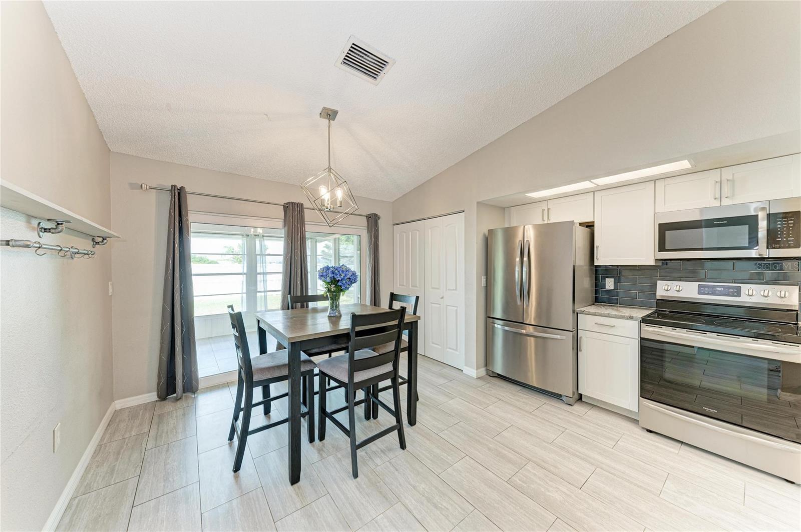 Image 16 of 62 For 4110 39th Ave W