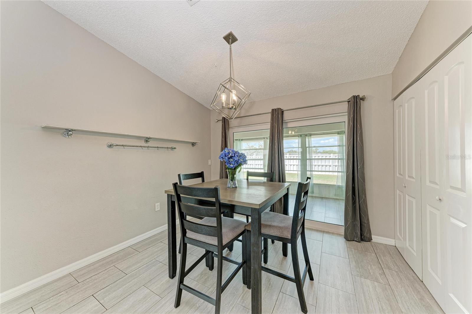 Image 21 of 62 For 4110 39th Ave W