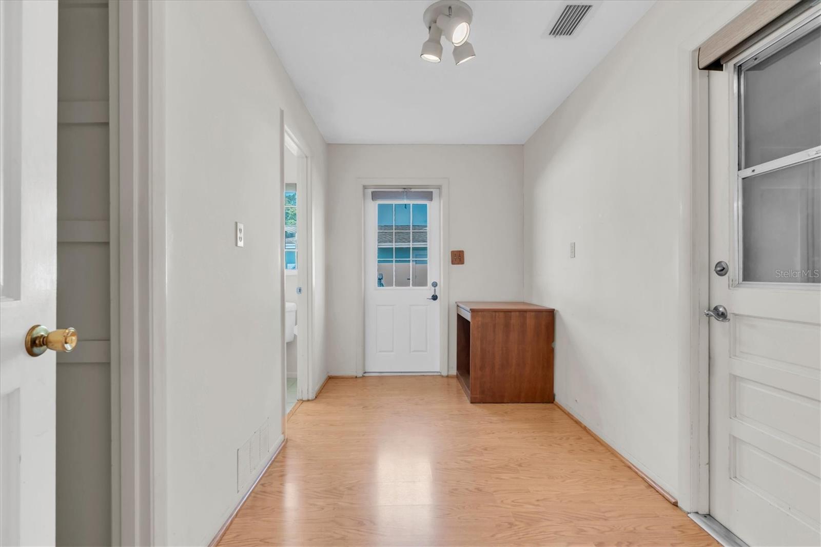 Image 20 of 43 For 5511 10th Avenue Drive W