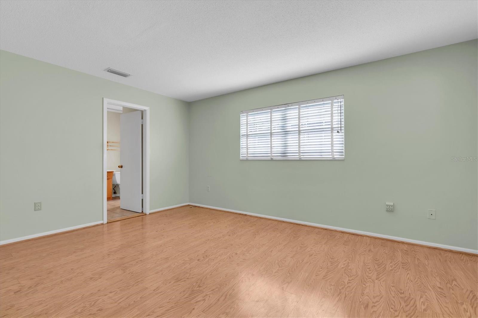 Image 21 of 43 For 5511 10th Avenue Drive W