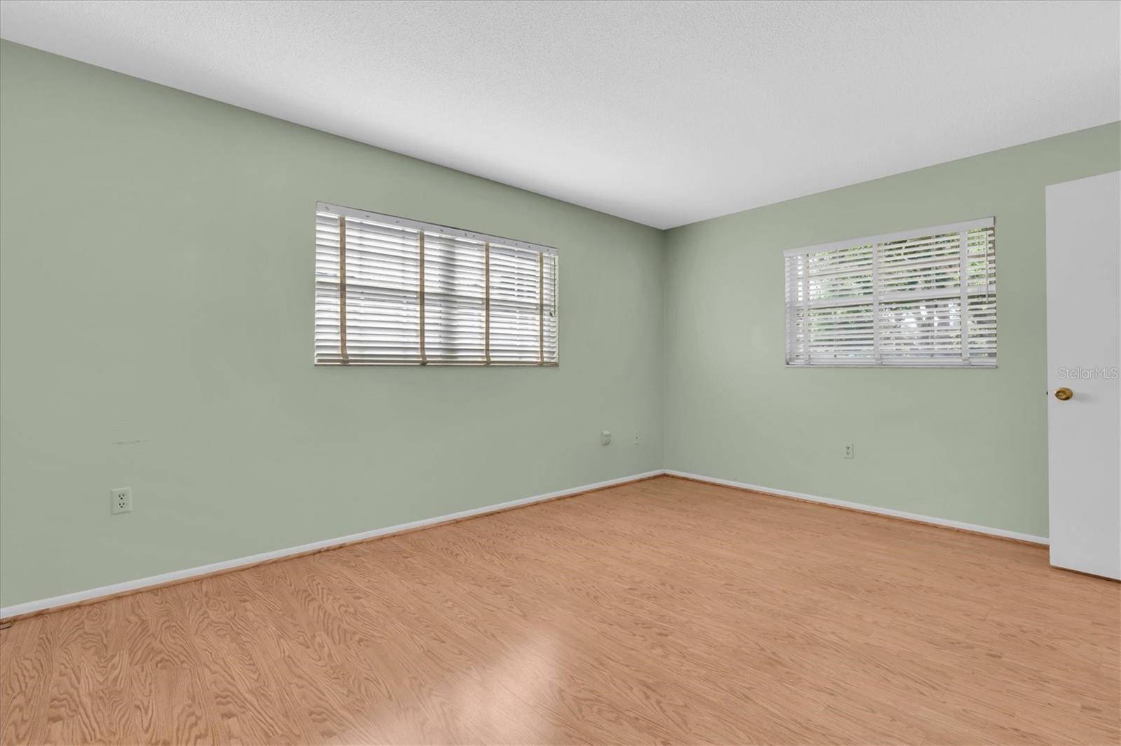 Image 22 of 43 For 5511 10th Avenue Drive W