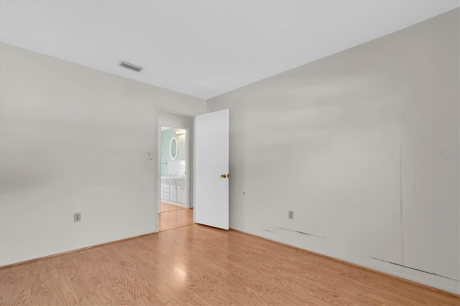 Image 26 of 43 For 5511 10th Avenue Drive W