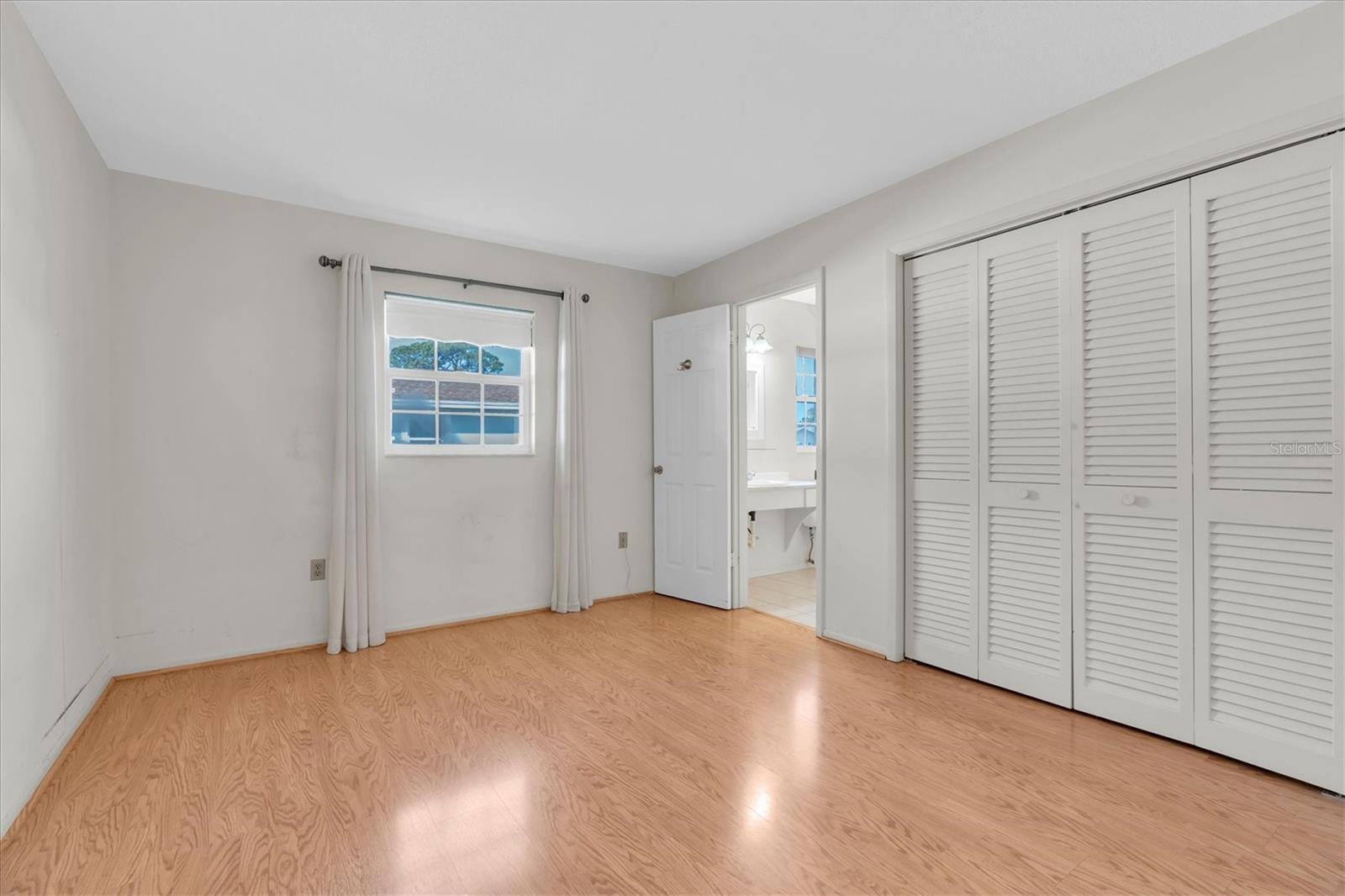 Image 27 of 43 For 5511 10th Avenue Drive W