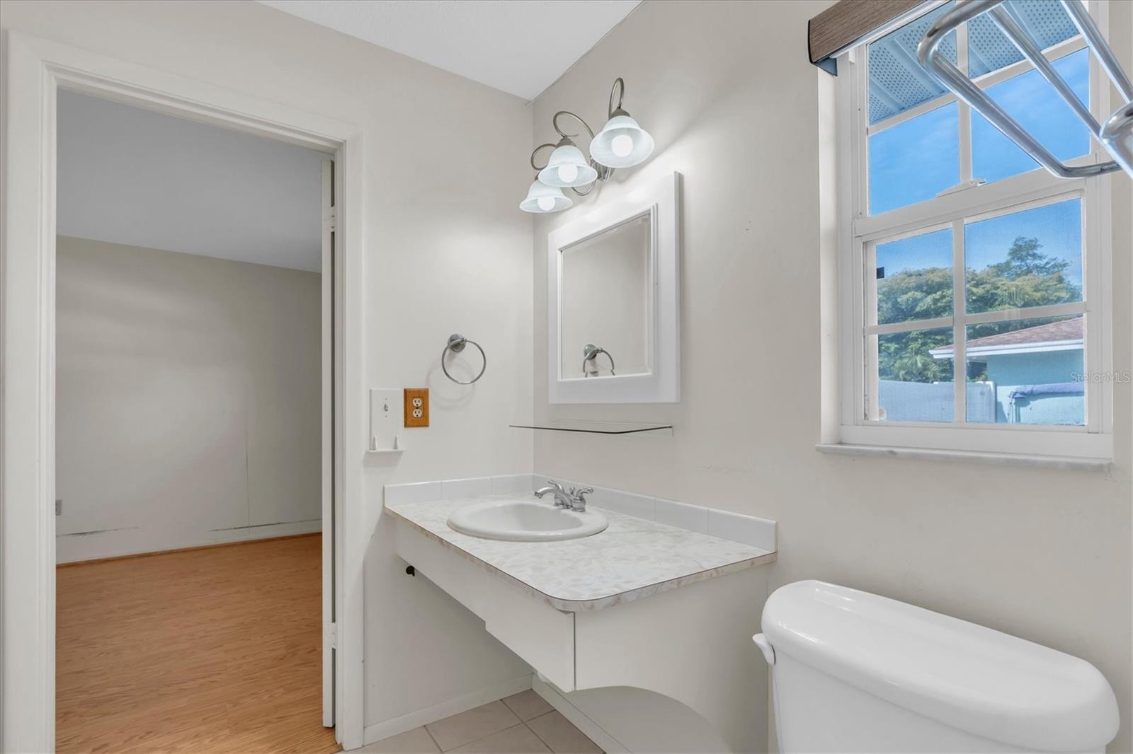 Image 28 of 43 For 5511 10th Avenue Drive W