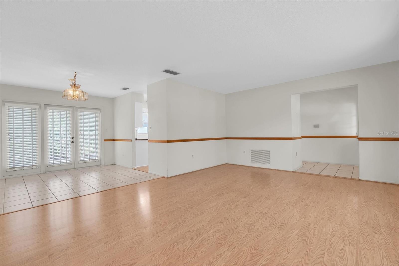 Image 4 of 43 For 5511 10th Avenue Drive W