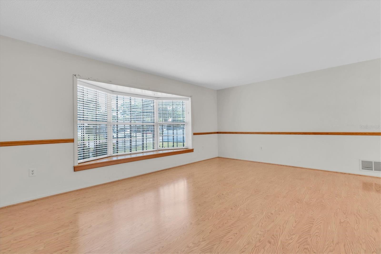 Image 6 of 43 For 5511 10th Avenue Drive W