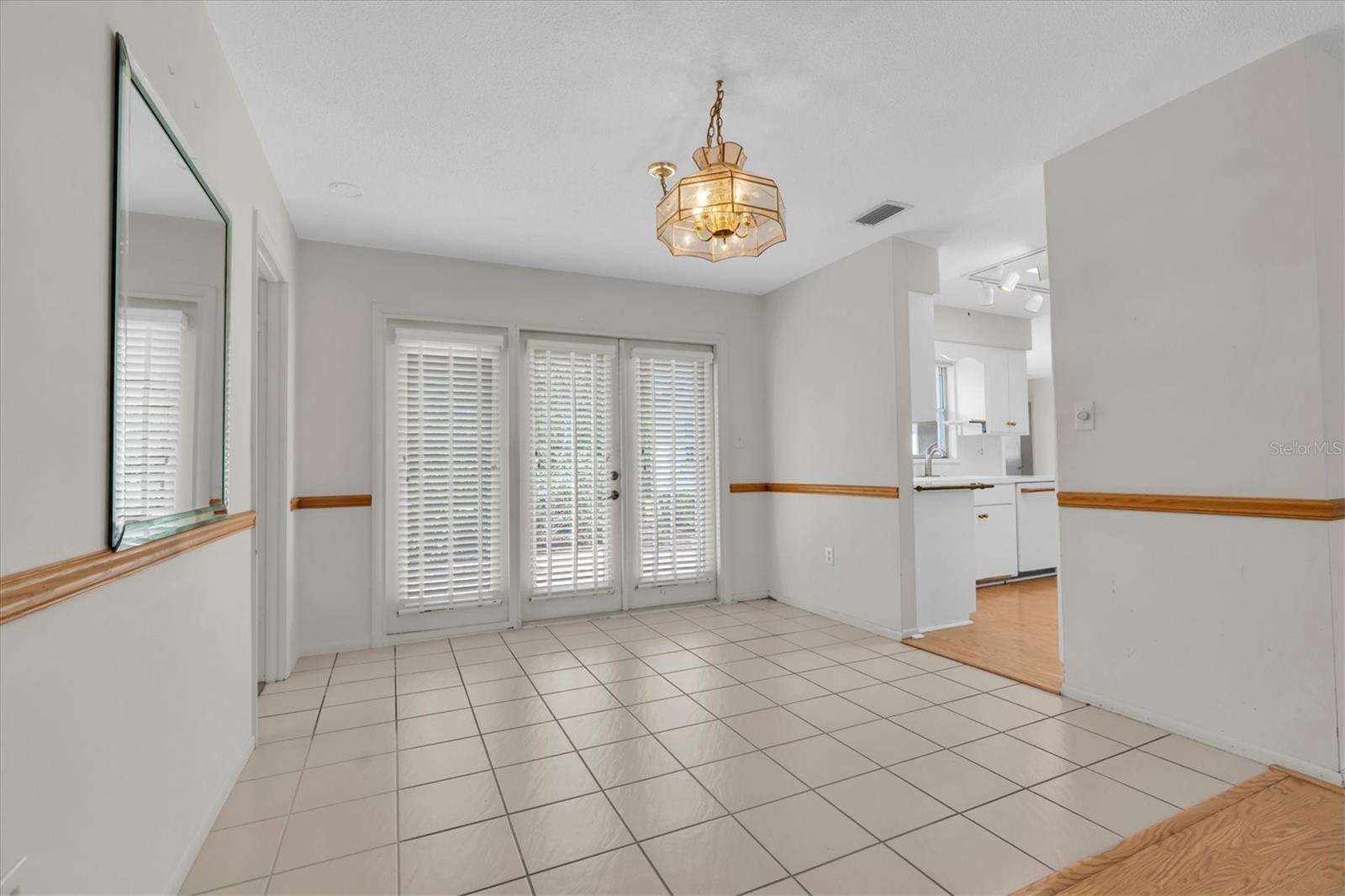 Image 7 of 43 For 5511 10th Avenue Drive W