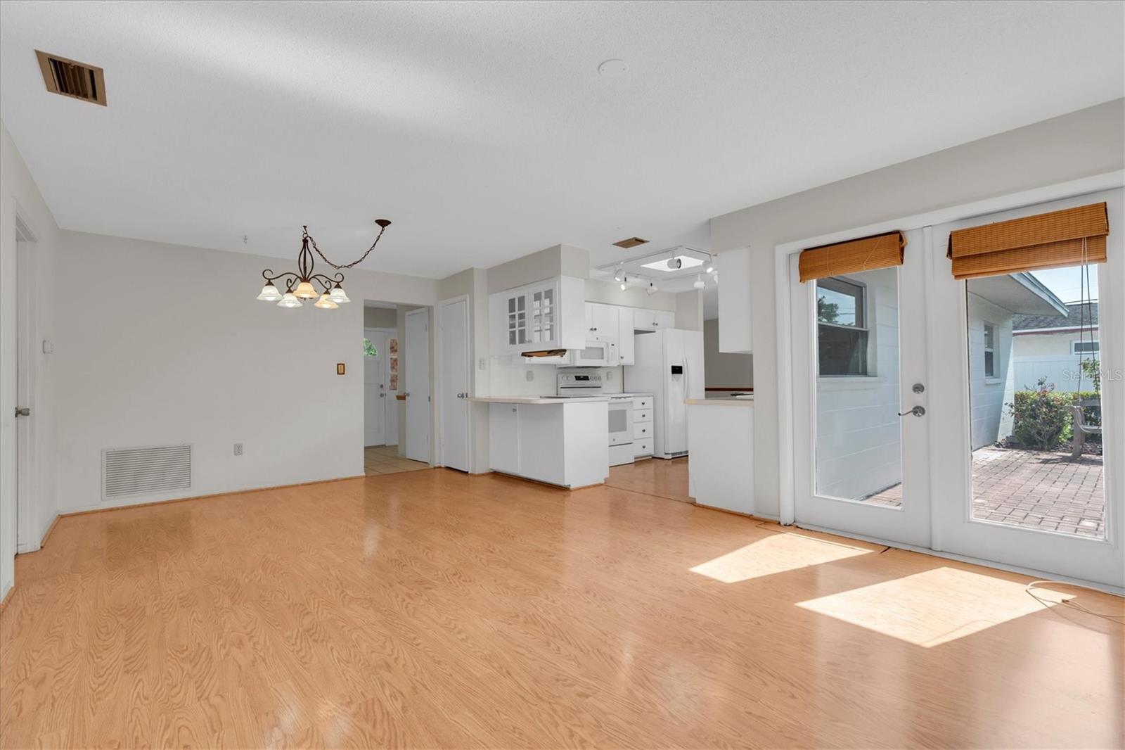 Image 9 of 43 For 5511 10th Avenue Drive W