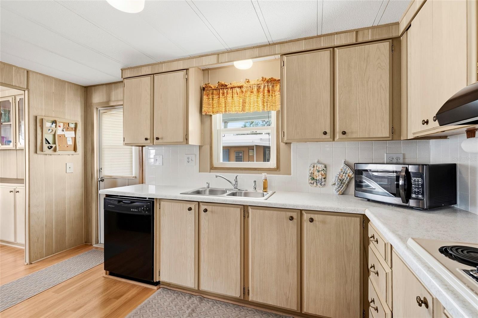 Image 33 of 56 For 6624 Marina Drive