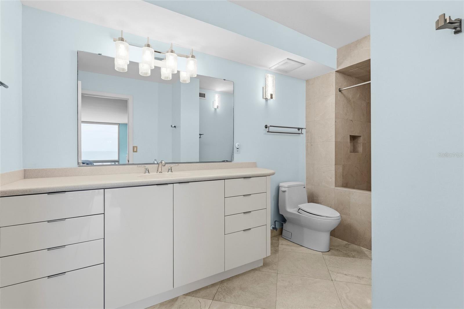 Image 12 of 91 For 2425 Gulf Of Mexico Drive 8c