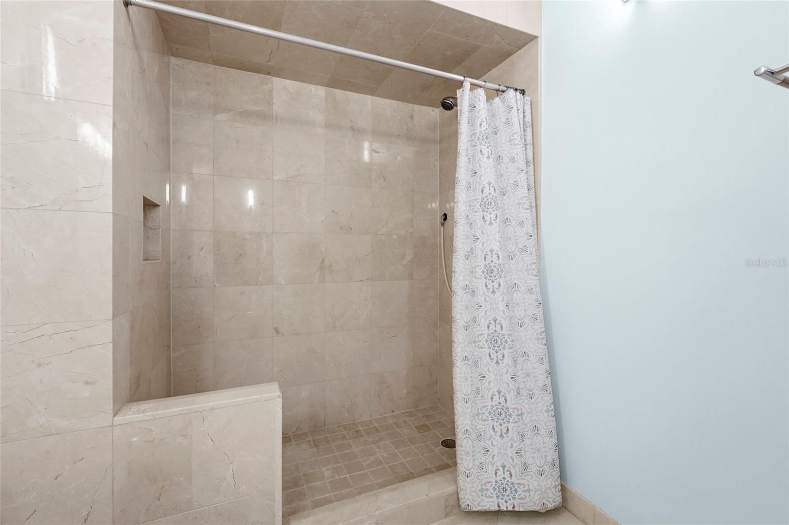 Image 42 of 91 For 2425 Gulf Of Mexico Drive 8c