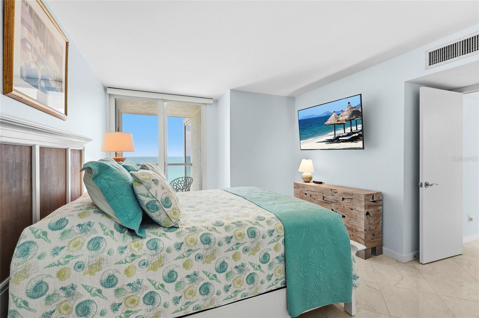 Image 44 of 91 For 2425 Gulf Of Mexico Drive 8c