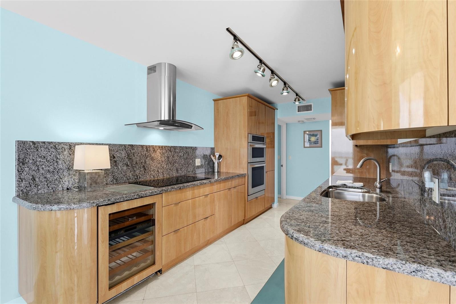 Image 9 of 91 For 2425 Gulf Of Mexico Drive 8c