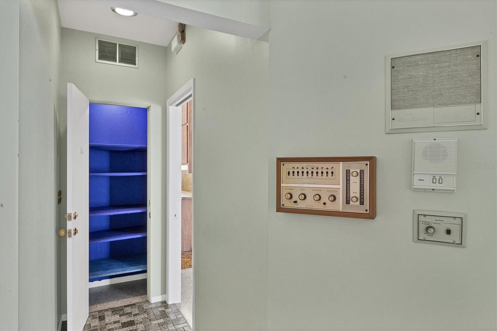 Image 18 of 57 For 2605 Desoto Road